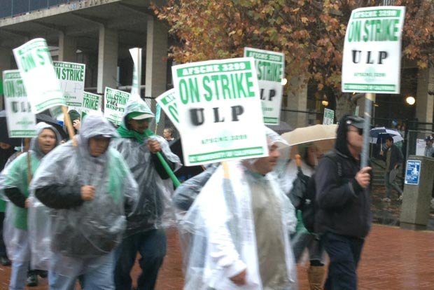 Campus workers picket at UC Berkeley entrance during statewide strike. Photo: Claudette Begin, CUE Teamsters Local 2010
