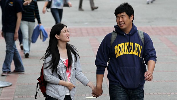 The University of California will raise its minimum wage to $15 per hour.(Justin Sullivan/Getty Images)