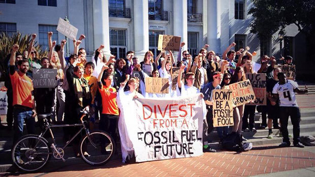Students at UC Berkeley demonstrated in 2013 for UC divestment from fossil fuel companies. (Fossil Free UC)